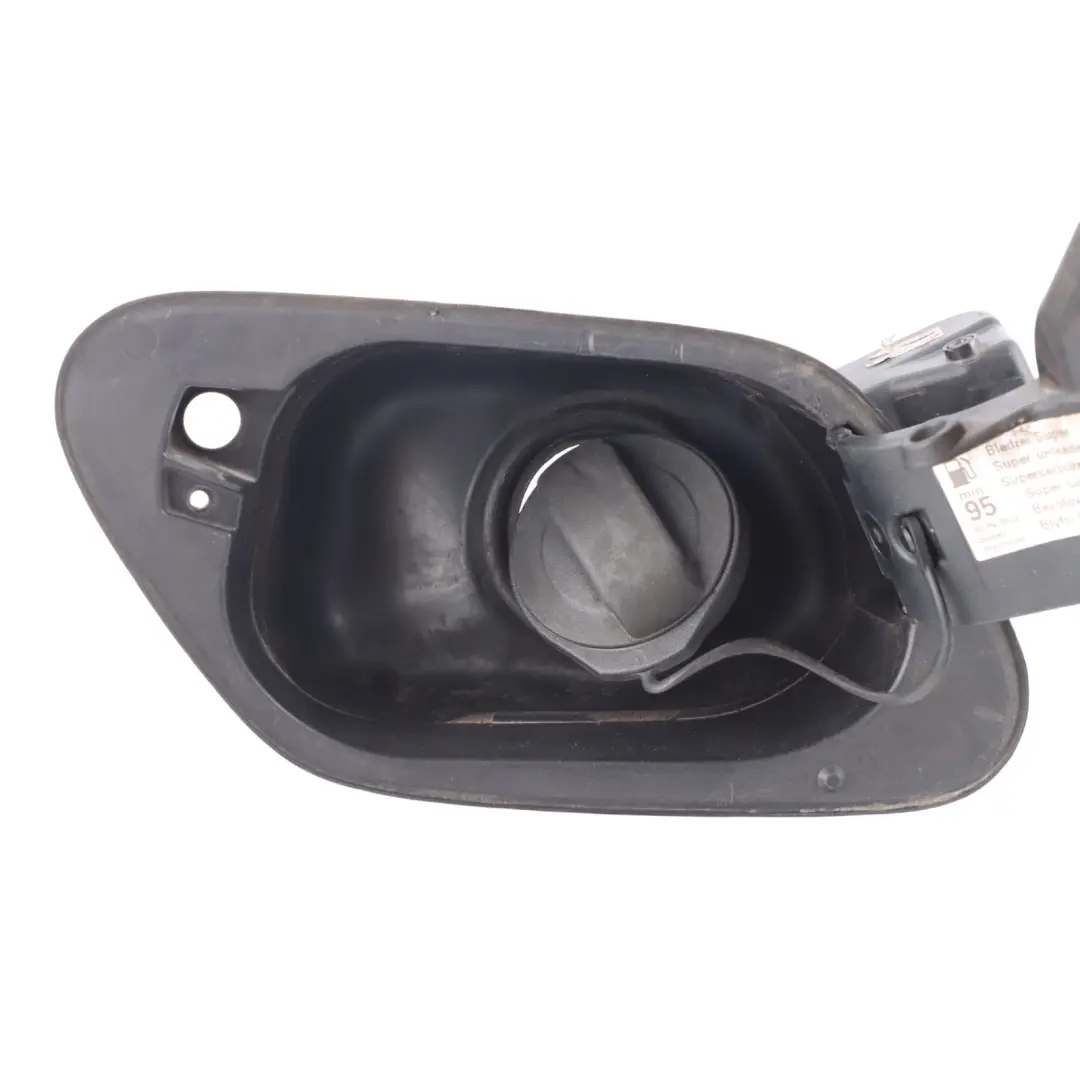 Volkswagen VW Golf Mk7 Moldura Carcasa Montaje Depósito Combustible - SKU 5G0809857 - Número de pieza 5G0809857