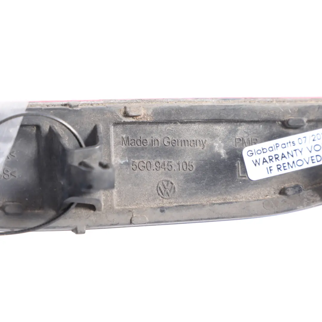 Odblask Zderzaka Lewy Tył do Volkswagen Golf Mk7 o numerze 5G0945105 Volkswagen Golf Mk7 Odblask Zderzaka Lewy Tył - SKU 5G0945105 - Numer Części 5G0945105