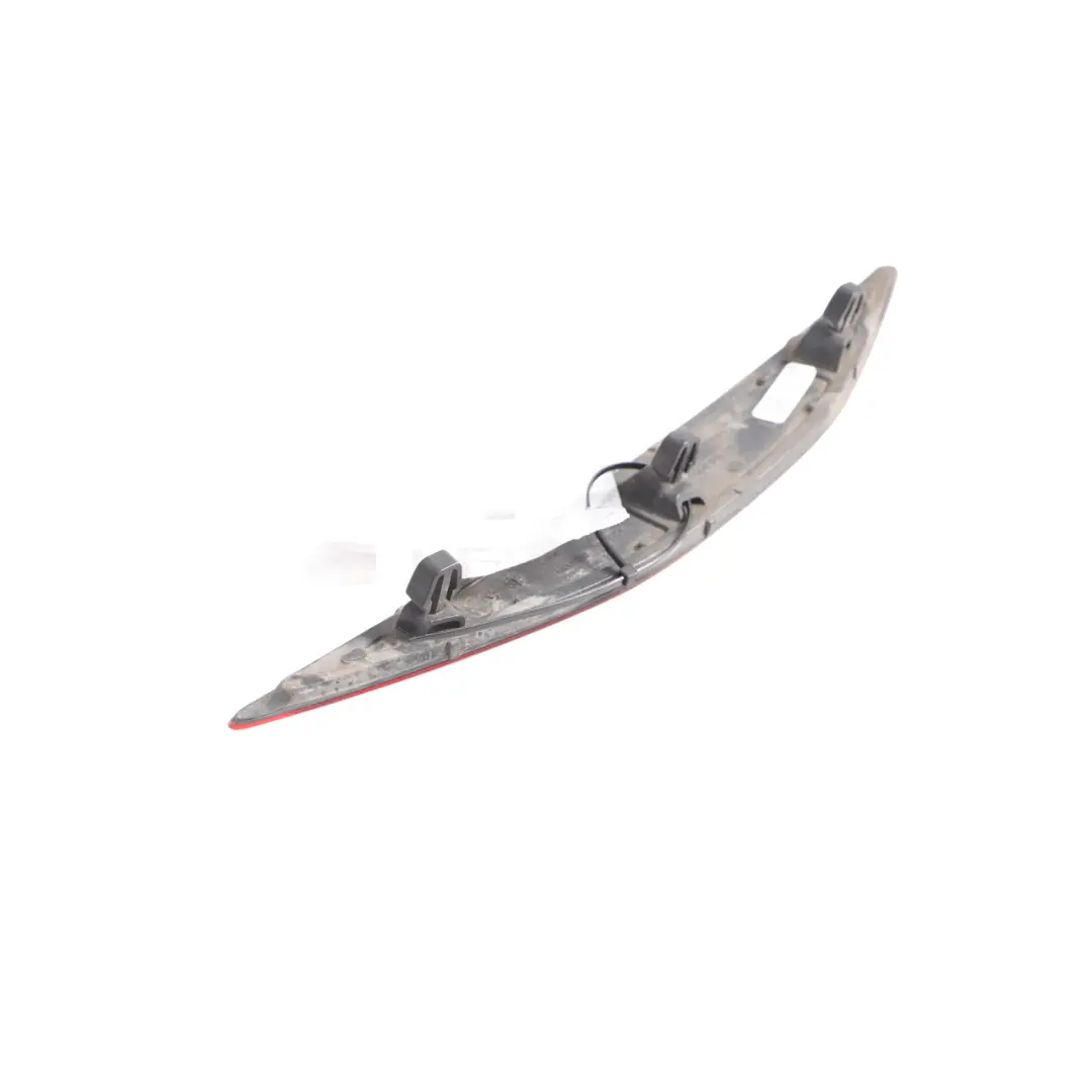 Hintere Stoßstange Trim Reflektor Links für Volkswagen Golf Mk7 mit Teilenummer 5G0945105 Volkswagen Golf Mk7 Hintere Stoßstange Trim Reflektor Links - SKU 5G0945105 - Teilenummer 5G0945105