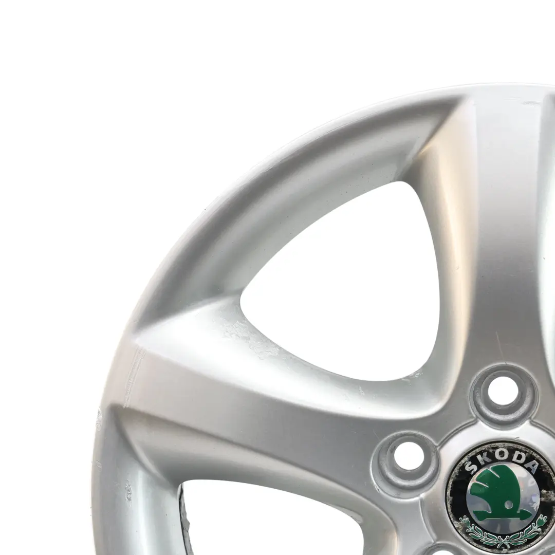 Alufelge Silber 5 Speichen 15" ET:43 6J für Skoda Fabia 5J mit Teilenummer 5J0601025A Skoda Fabia 5J Alufelge Silber 5 Speichen 15" ET:43 6J - SKU 5J0601025A-1 - Teilenummer 5J0601025A