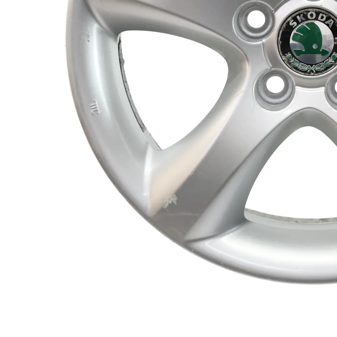 Alufelge Silber 5 Speichen 15" ET:43 6J für Skoda Fabia 5J mit Teilenummer 5J0601025A Skoda Fabia 5J Alufelge Silber 5 Speichen 15" ET:43 6J - SKU 5J0601025A-1 - Teilenummer 5J0601025A