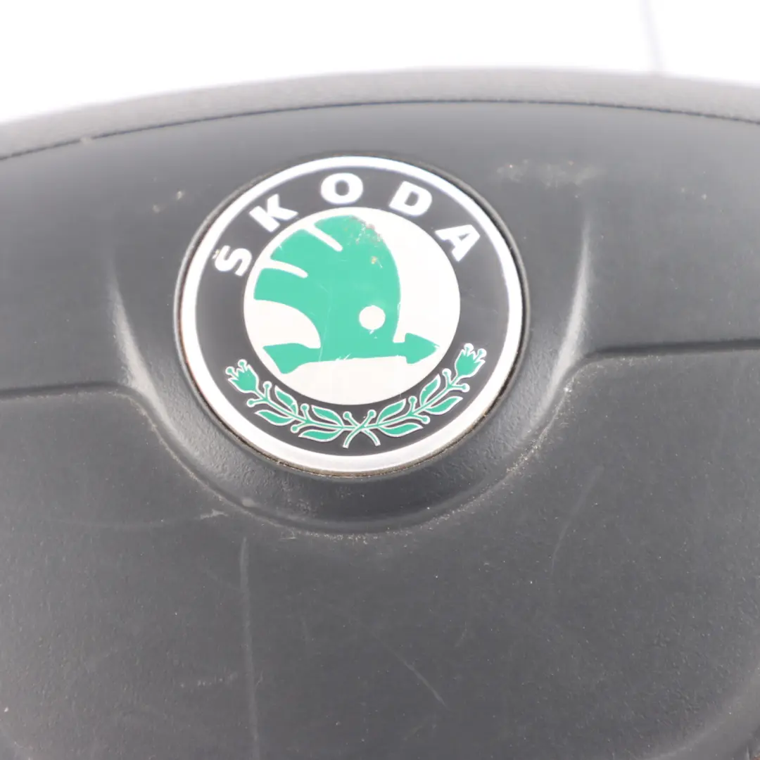 Mk2 II 5J Octavia Mk2 II Steering Wheel Air Module to Skoda Fabia with Part number 5J0880201K Skoda Fabia Mk2 II 5J Octavia Mk2 II Steering Wheel Air Module - SKU 5J0880201K - Part number 5J0880201K