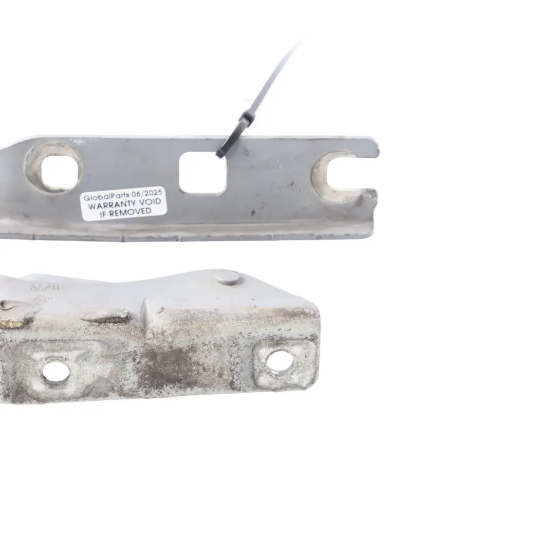 Bonnet Hinge Volkswagen Golf Mk5 V Mk6 VI Jetta Mk5 Front Left N/S to with Part number 5K0823301C Bonnet Hinge Volkswagen Golf Mk5 V Mk6 VI Jetta Mk5 Front Left N/S - SKU 5K0823301C-SHB - Part number 5K0823301C