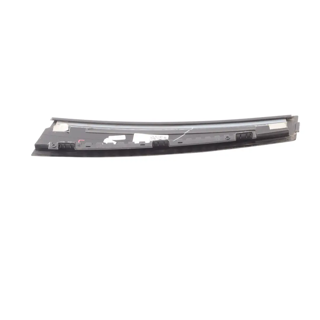 Mk6 VI Delantero Trasero Izquierdo Puerta Pilar B para Volkswagen Golf con número de pieza 5K3837901A Volkswagen Golf Mk6 VI Delantero Trasero Izquierdo Puerta Pilar B - SKU 5K3837901A - Número de pieza 5K3837901A