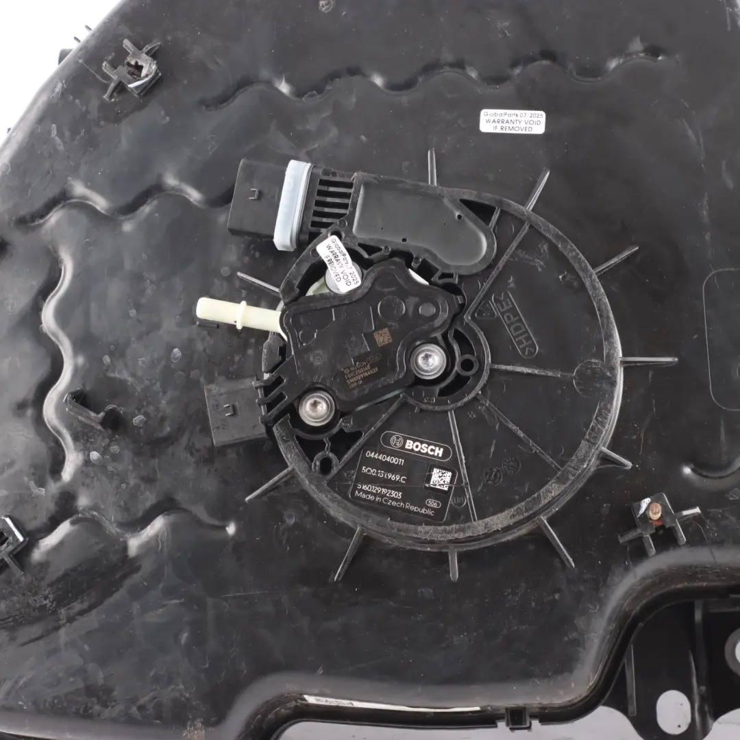 Depósito Combustible Adblue SCR Bomba para Audi Q3 8U 2.0 TDI Diesel con número de pieza 5N0131877C Audi Q3 8U 2.0 TDI Diesel Depósito Combustible Adblue SCR Bomba - SKU 5N0131877C - Número de pieza 5N0131877C