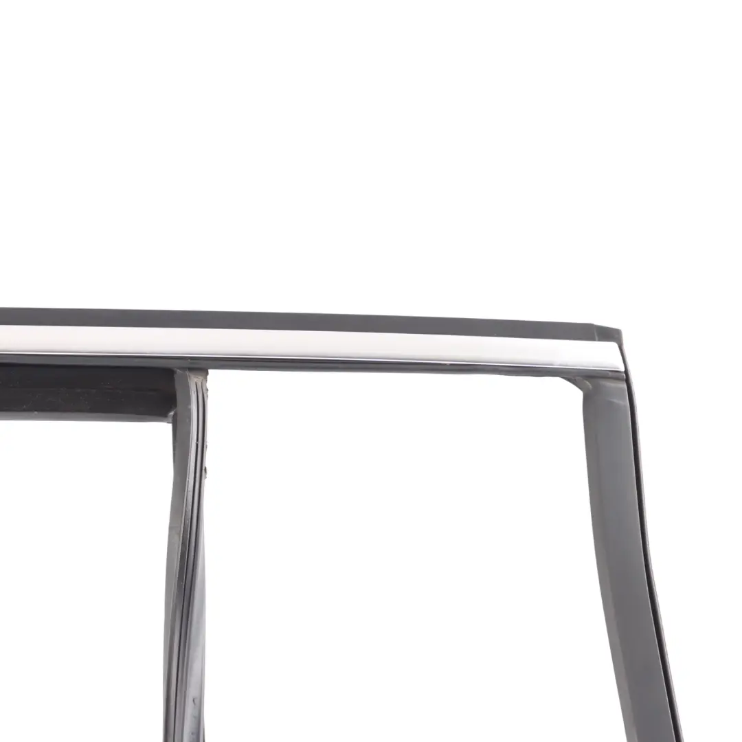 Joint Guide Cadre Vitre Arrière Gauche Chrome pour Volkswagen Tiguan 5N à propos du numéro de pièce 5N0839431H Volkswagen Tiguan 5N Joint Guide Cadre Vitre Arrière Gauche Chrome - SKU 5N0839431H-1 - Numéro de pièce 5N0839431H