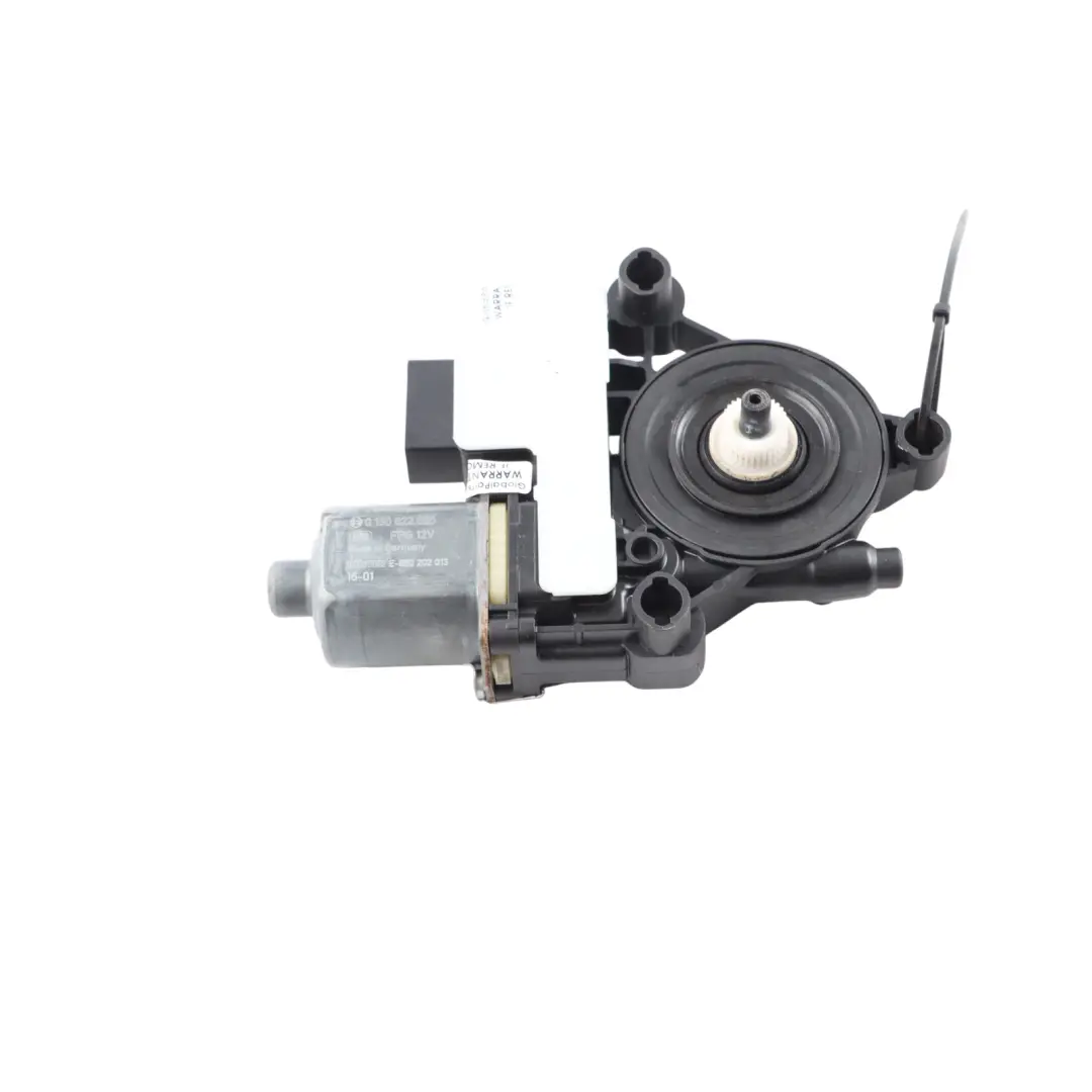 Silnik Podnośnika Szyby Lewej Tył do Volkswagen Golf Mk7 VII o numerze 5Q0959811 Volkswagen Golf Mk7 VII Silnik Podnośnika Szyby Lewej Tył - SKU 5Q0959811 - Numer Części 5Q0959811