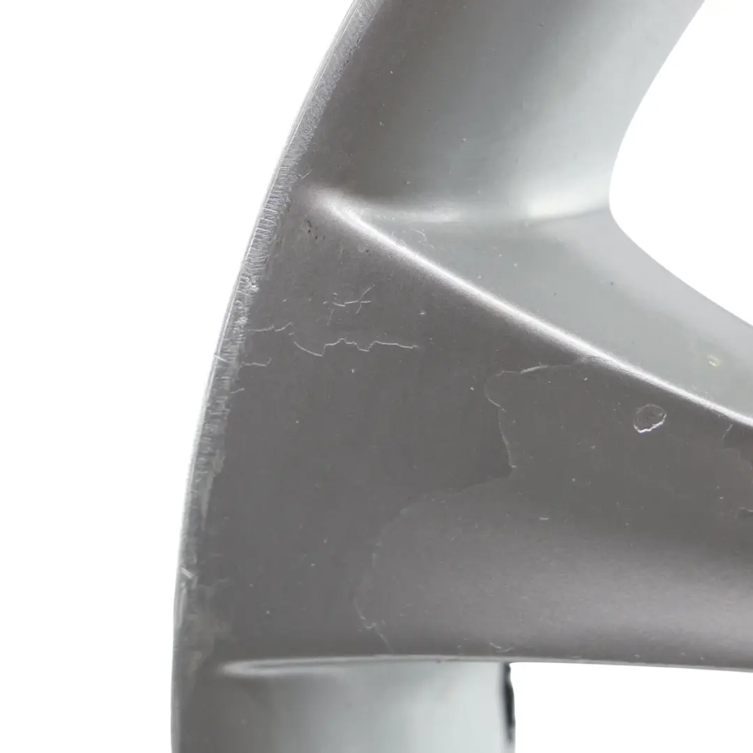 5er E60 E61 Silberne Leichtmetallfelge 18" 8J ET:20 Sternspeiche 124 für BMW mit Teilenummer 6760617 BMW 5er E60 E61 Silberne Leichtmetallfelge 18" 8J ET:20 Sternspeiche 124 - SKU 6760617-1 - Teilenummer 6760617