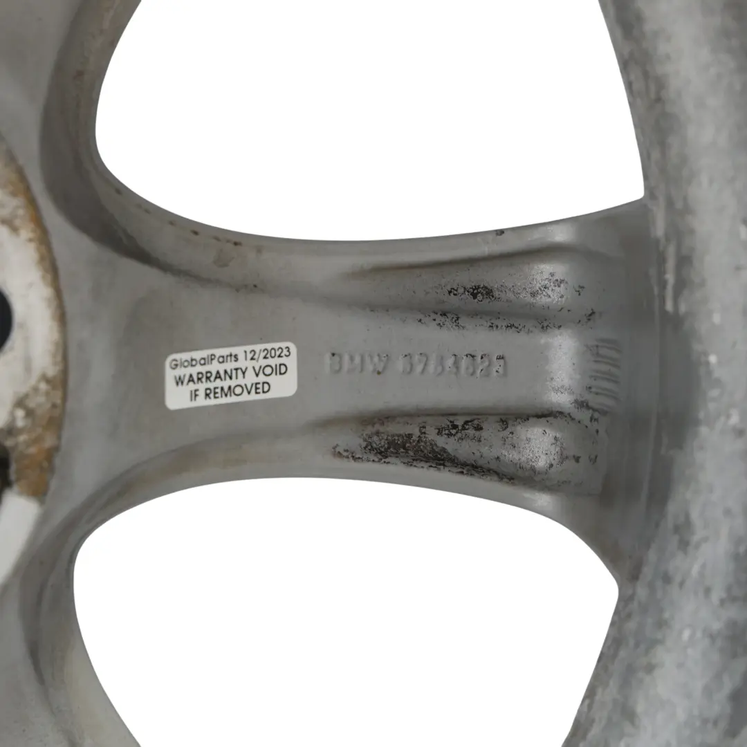 Felga Aluminiowa Srebrna 17" 8J do BMW E90 E91 o numerze 6764623 BMW E90 E91 Felga Aluminiowa Srebrna 17" 8J - SKU 6764623-3 - Numer Części 6764623