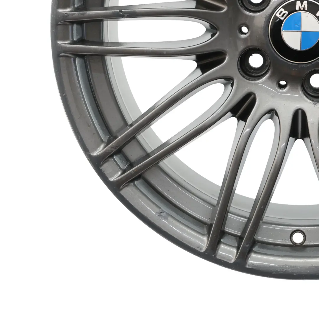 Felga Aluminiowa Tył Tylna 19" 9J ET:39 Szara do BMW E90 E91 o numerze 6781047 BMW E90 E91 Felga Aluminiowa Tył Tylna 19" 9J ET:39 Szara - SKU 6781047-3 - Numer Części 6781047