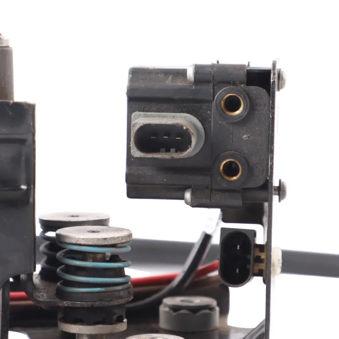 Suspension Compressor BMW F01 F02 F07 F11 Air Supply Motor 163492 to with Part number 6875176 Suspension Compressor BMW F01 F02 F07 F11 Air Supply Motor 163492 - SKU 6875176-4 - Part number 6875176