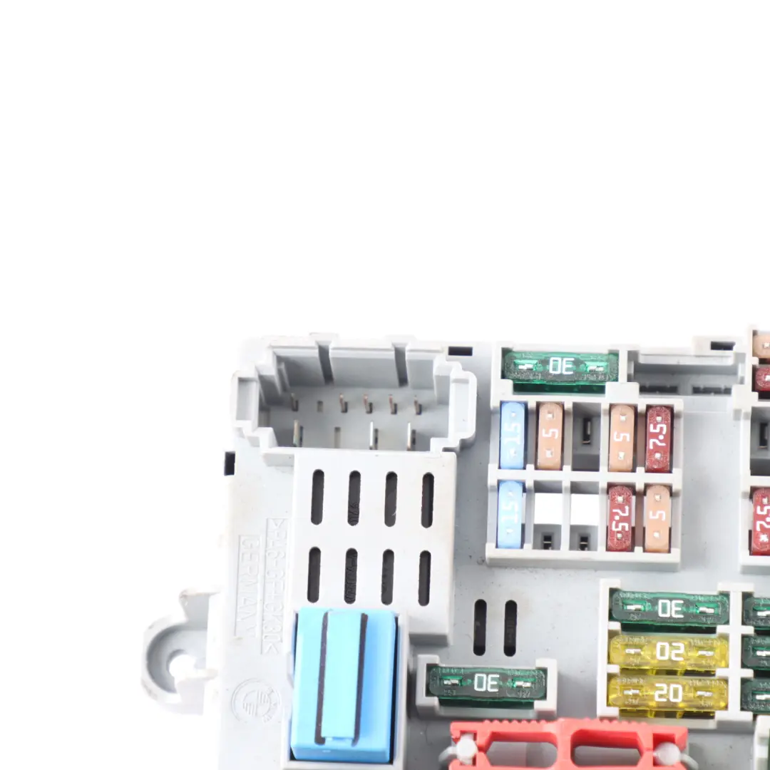 Distribution Fuse Box Front 6906622 to BMW E87 E90 E91 E92 Power with Part number 6978271 BMW E87 E90 E91 E92 Power Distribution Fuse Box Front 6906622 - SKU 6978271-1 - Part number 6978271