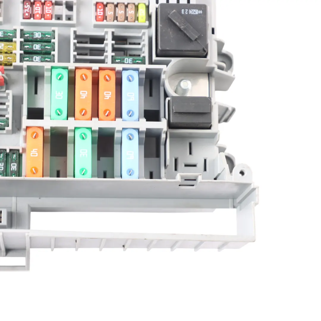 Distribution Fuse Box Front 6906622 to BMW E87 E90 E91 E92 Power with Part number 6978271 BMW E87 E90 E91 E92 Power Distribution Fuse Box Front 6906622 - SKU 6978271-1 - Part number 6978271
