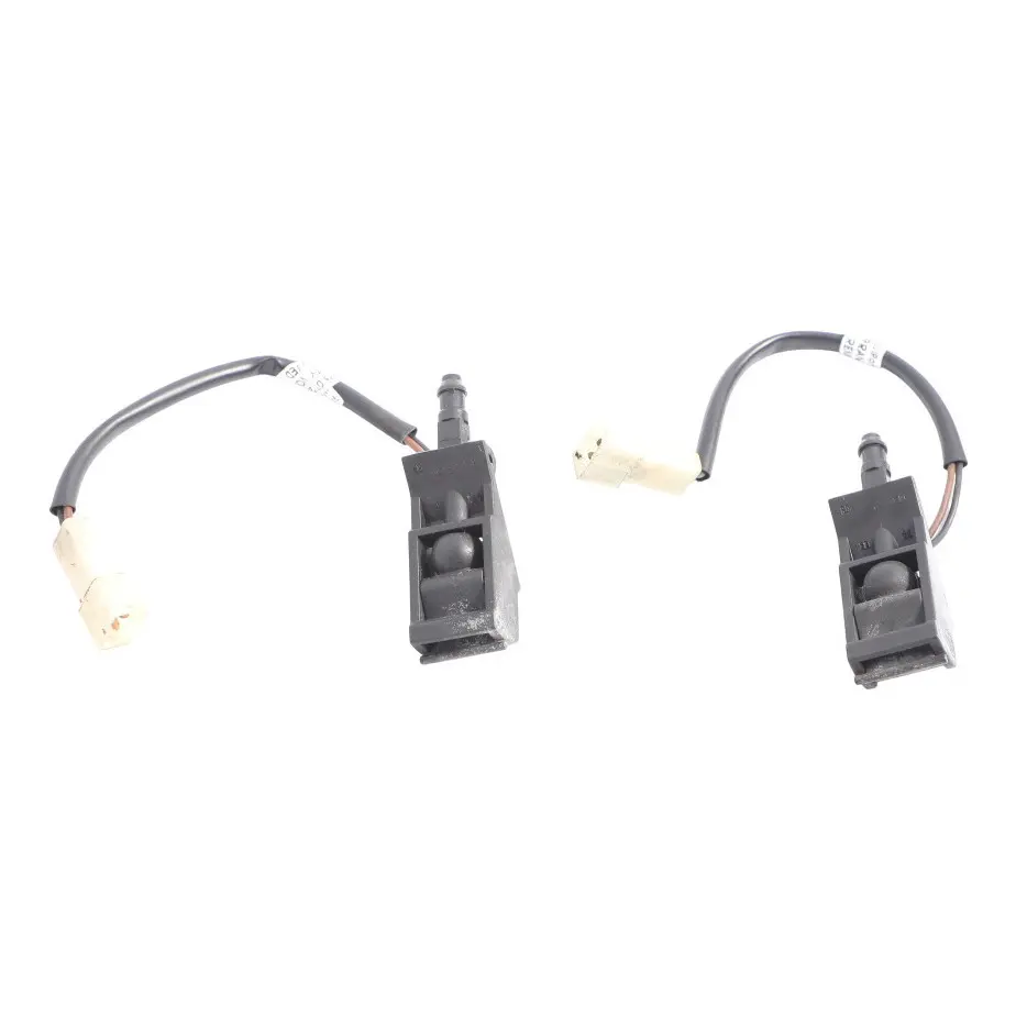 7L Set Ugelli Il Lavaggio Parabrezza Anteriore per Volkswagen VW Touareg con numero di parte 6E0955986B Volkswagen VW Touareg 7L Set Ugelli Il Lavaggio Parabrezza Anteriore - SKU 6E0955986B - Numero di parte 6E0955986B