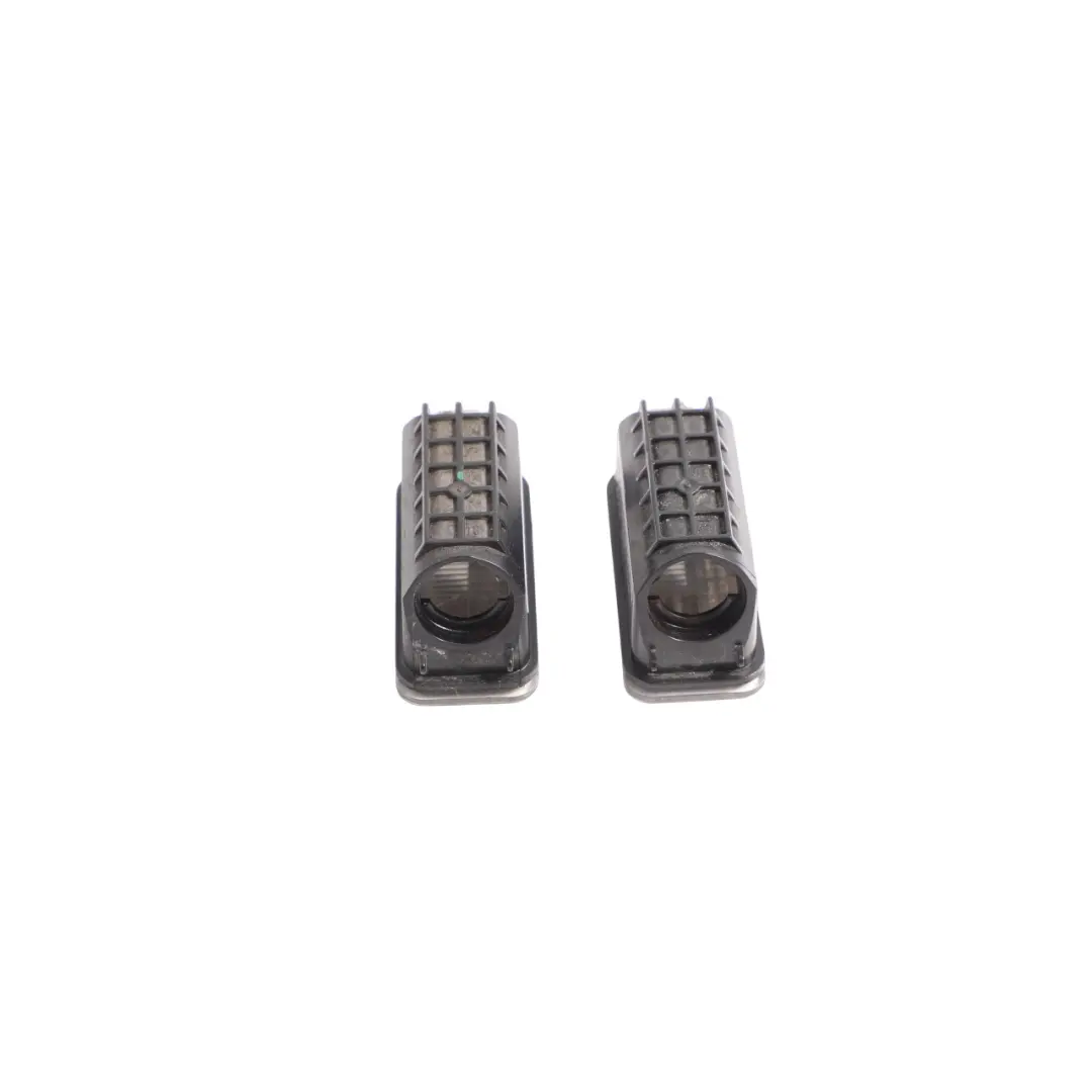 Luce Targa Posteriore Set Copertura Kit 6M2A13550AC per Ford Fiesta Mk7 con numero di parte 6M2A13550AC-1 Ford Fiesta Mk7 Luce Targa Posteriore Set Copertura Kit 6M2A13550AC - SKU 6M2A13550AC-1 - Numero di parte 6M2A13550AC-1