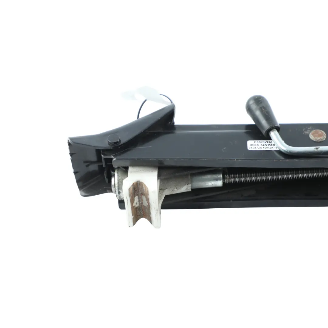 Lifting Jack Emergency Wheel Lift Tool 6R0011031H to Volkswagen VW Polo 6R Car with Part number 6R0011031L Volkswagen VW Polo 6R Car Lifting Jack Emergency Wheel Lift Tool 6R0011031H - SKU 6R0011031L - Part number 6R0011031L