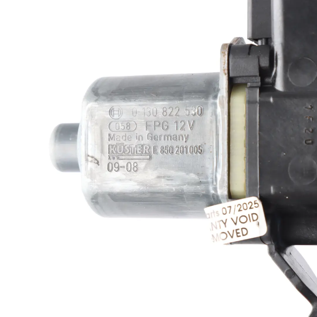 Door Front Window Lifter Motor Right O/S Drive to Volkswagen Polo 6R 5 with Part number 6R0959802H Volkswagen Polo 6R 5 Door Front Window Lifter Motor Right O/S Drive - SKU 6R0959802H - Part number 6R0959802H