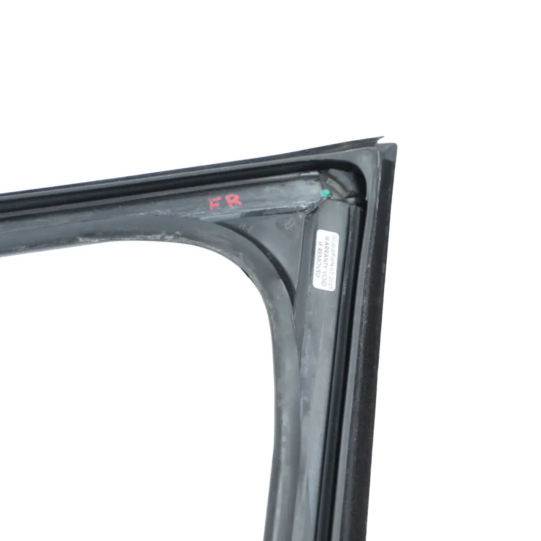 Joint De Guide De Vitre De Porte Avant Droite pour Volkswagen Polo 6R à propos du numéro de pièce 6R4837432C Volkswagen Polo 6R Joint De Guide De Vitre De Porte Avant Droite - SKU 6R4837432C - Numéro de pièce 6R4837432C