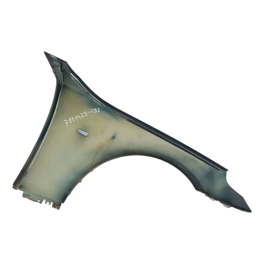 Błotnik Lewy Przedni Orientblau Niebieski Metalik - 317 do BMW E60 E61 o numerze 7111429 BMW E60 E61 Błotnik Lewy Przedni Orientblau Niebieski Metalik - 317 - SKU 7111429-OB2 - Numer Części 7111429