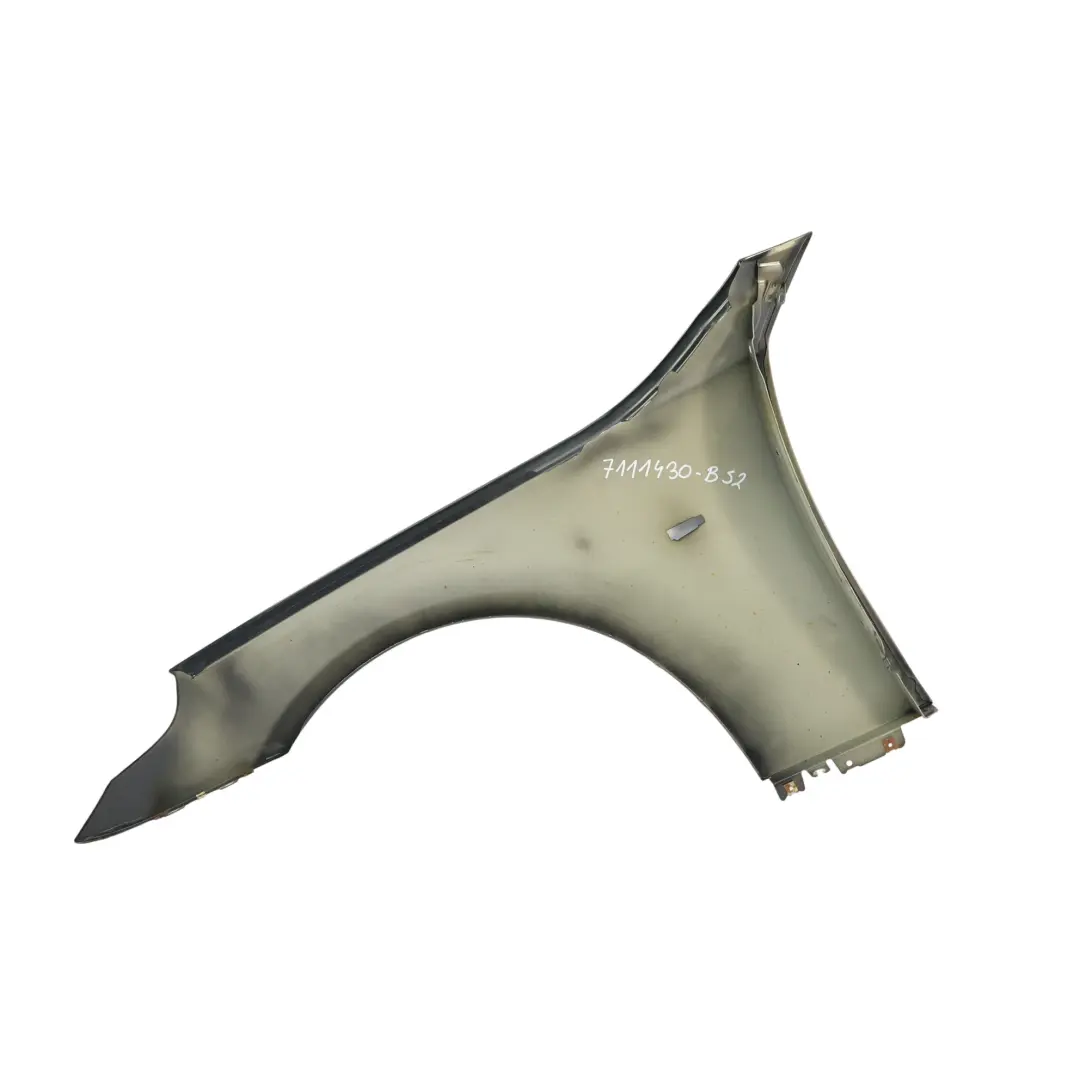 Błotnik Prawy Przedni Black Sapphire Czarny Metalik - 475 do BMW E60 E61 o numerze 7111430 BMW E60 E61 Błotnik Prawy Przedni Black Sapphire Czarny Metalik - 475 - SKU 7111430-BS2 - Numer Części 7111430