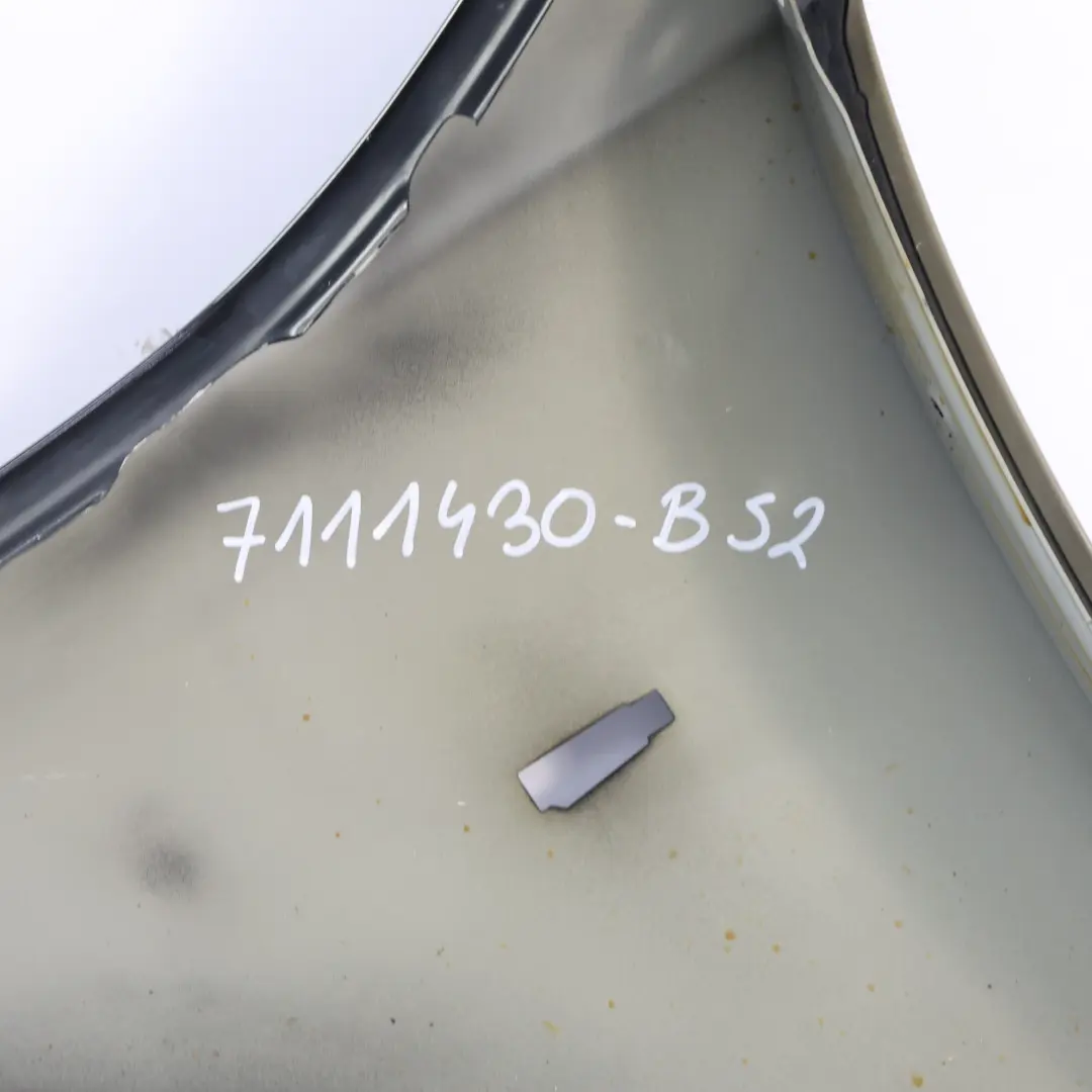 Pannello Laterale Parafango Anteriore Destro Black Sapphire - 475 per BMW E60 con numero di parte 7111430 BMW E60 Pannello Laterale Parafango Anteriore Destro Black Sapphire - 475 - SKU 7111430-BS2 - Numero di parte 7111430