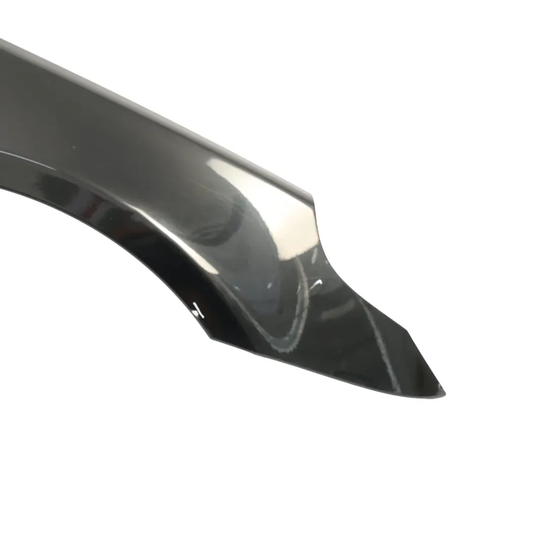 Panneau d'aile avant droit Black Sapphire Metallic Noir - 475 pour BMW E60 à propos du numéro de pièce 7111430 BMW E60 Panneau d'aile avant droit Black Sapphire Metallic Noir - 475 - SKU 7111430-BS2 - Numéro de pièce 7111430
