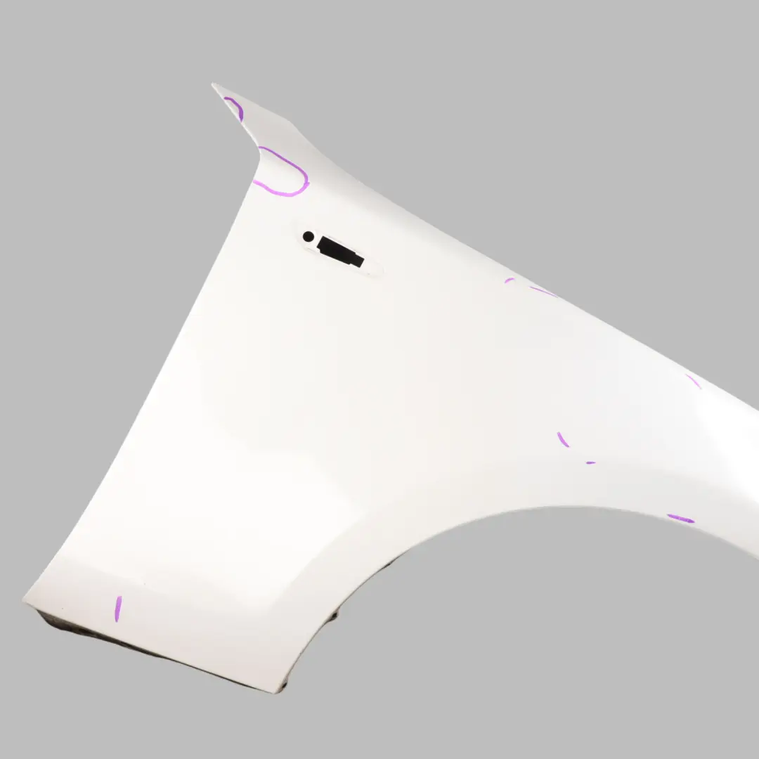  Pannello Laterale BMW E81 E87 Parafango Anteriore Destro Alpinweiss Bianco - 300 - SKU 7133228-AW - Numero di parte 7133228