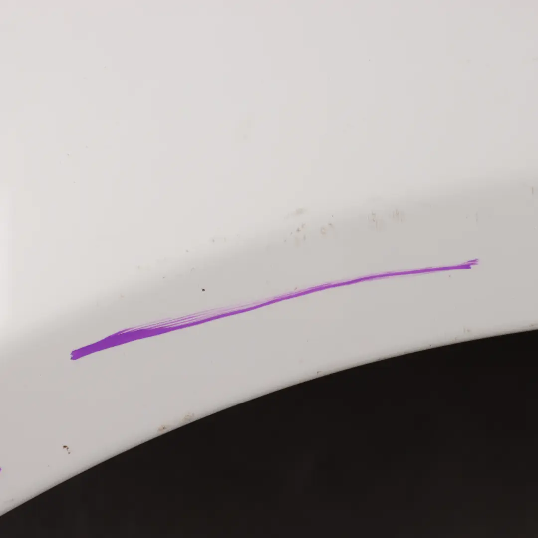 Panneau latéral Aile avant gauche Alpinweiss White - 300 pour BMW E90 E91 à propos du numéro de pièce 7135679 BMW E90 E91 Panneau latéral Aile avant gauche Alpinweiss White - 300 - SKU 7135679-AW - Numéro de pièce 7135679