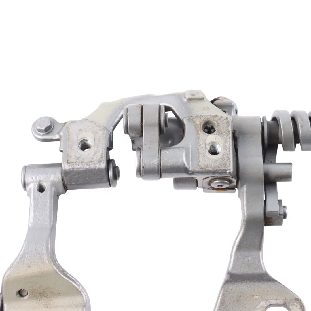 Charnière de Coffre arrière droite Gris Espace Métallisé - A52 7119042 pour BMW E91 à propos du numéro de pièce 7152676 BMW E91 Charnière de Coffre arrière droite Gris Espace Métallisé - A52 7119042 - SKU 7152676-SCG - Numéro de pièce 7152676