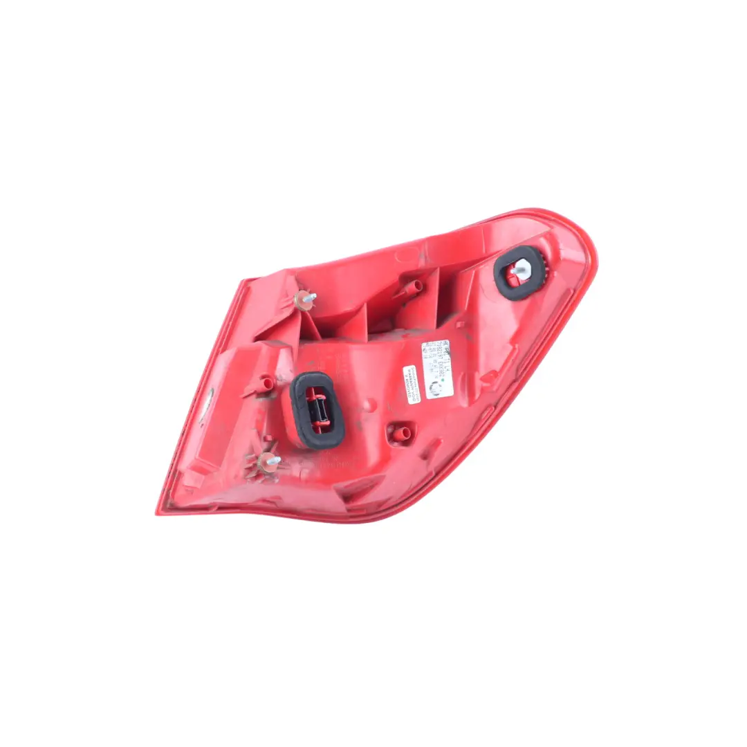 BMW F01 F02 F03 Feu Arrière Dans Le Panneau Latéral Gauche - SKU 7182197 - Numéro de pièce 7182197