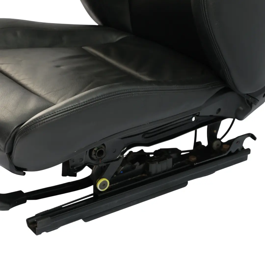 Leather Front Right O/S to BMW E81 E82 Seat M Sport Black with Part number 7247320 BMW E81 E82 Seat M Sport Black Leather Front Right O/S - SKU 7247320 - Part number 7247320