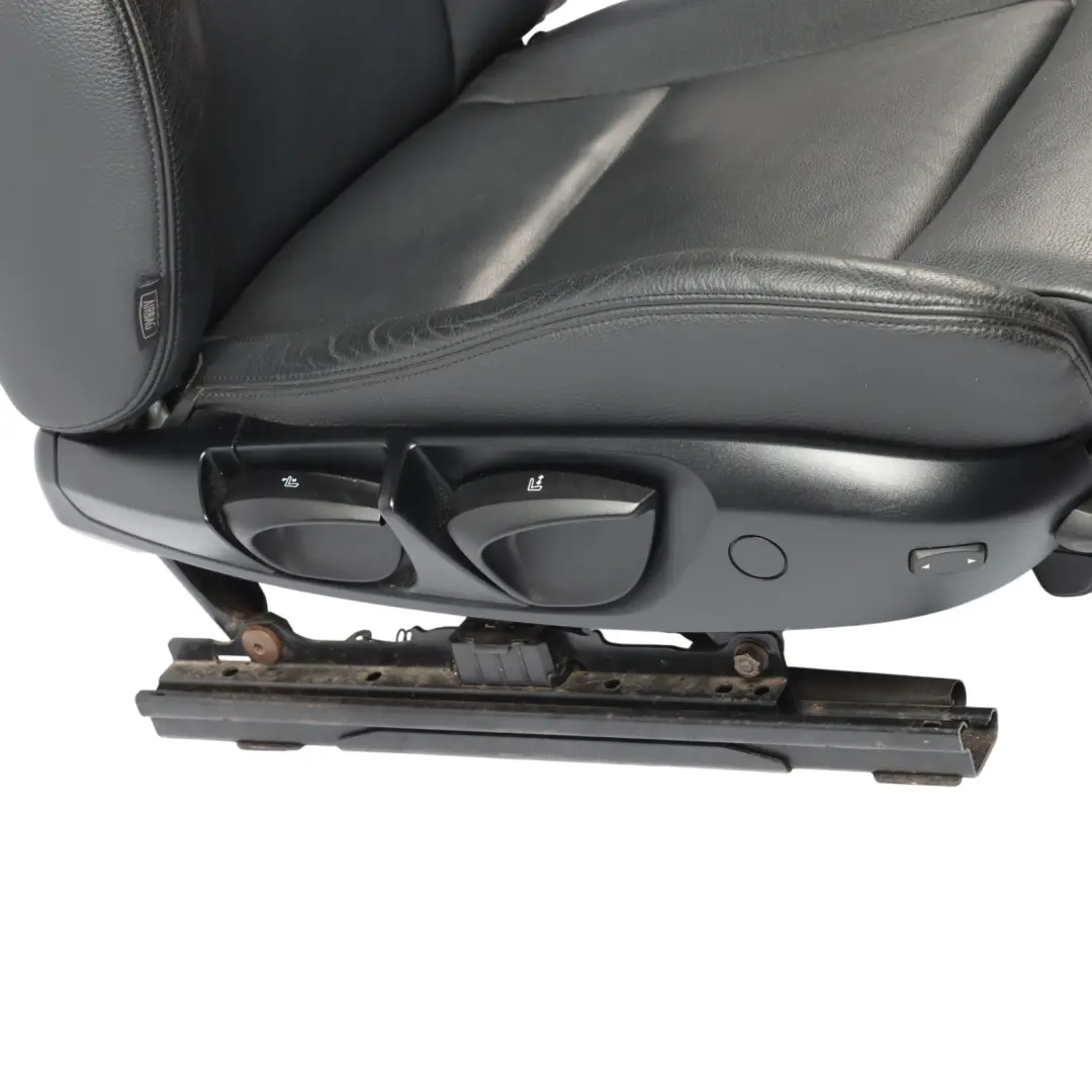 Sedile anteriore M Sport Destro Riscaldato Pelle Nera Boston per BMW E88 Cabrio con numero di parte 7247332 BMW E88 Cabrio Sedile anteriore M Sport Destro Riscaldato Pelle Nera Boston - SKU 7247332-1 - Numero di parte 7247332