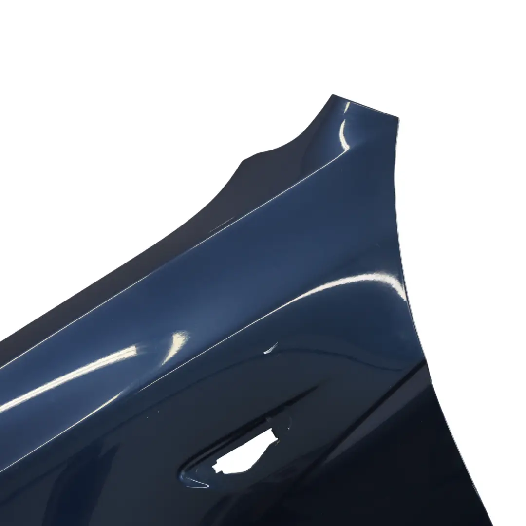 Pannello Laterale Parafango Anteriore Sinistro Tiefseeblau Blue - A76 per BMW X3 F25 con numero di parte 7267323 BMW X3 F25 Pannello Laterale Parafango Anteriore Sinistro Tiefseeblau Blue - A76 - SKU 7267323-DSB - Numero di parte 7267323