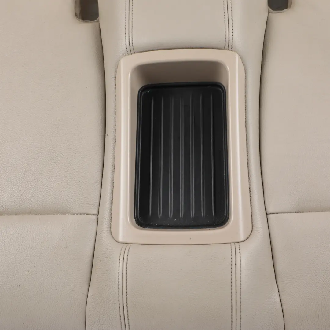 Banquette Arrière Cuir Dakota Oyster pour BMW F22 à propos du numéro de pièce 7320053 BMW F22 Banquette Arrière Cuir Dakota Oyster - SKU 7320053 - Numéro de pièce 7320053