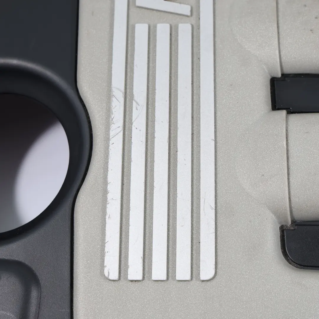 M57N M57N2 Osłona Silnika Górna do BMW E60 E65 E83 LCI o numerze 7807240 BMW E60 E65 E83 LCI M57N M57N2 Osłona Silnika Górna - SKU 7788908-1 - Numer Części 7807240