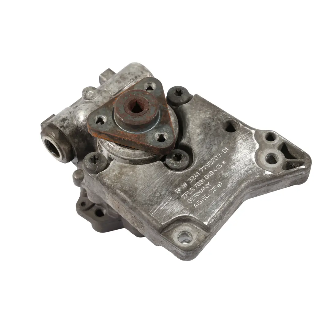 Steering Pump BMW E90 E91 E92 Diesel M57N2 Power Steering Pump to with Part number 7799209 Steering Pump BMW E90 E91 E92 Diesel M57N2 Power Steering Pump - SKU 7799209-2 - Part number 7799209