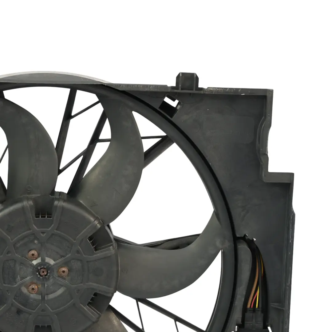 Carcasa Del Ventilador Del Radiador Motor 600W para BMW E60 E61 LCI Diesel con número de pieza 7801657 BMW E60 E61 LCI Diesel Carcasa Del Ventilador Del Radiador Motor 600W - SKU 7801657-5 - Número de pieza 7801657