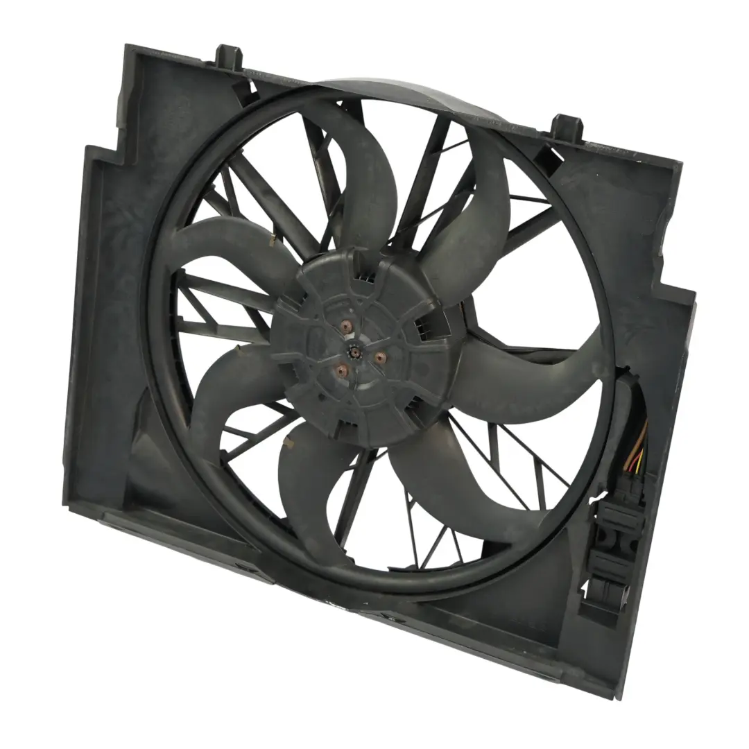 BMW E60 E61 LCI Diesel Obudowa Wentylator Chłodnicy 600W - SKU 7801657-5 - Numer Części 7801657