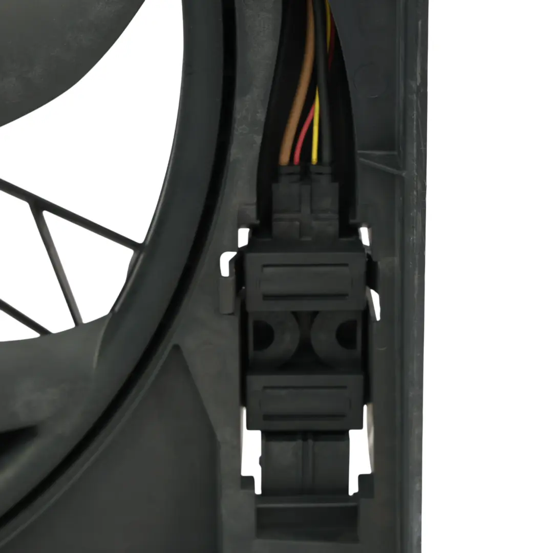 Carcasa Del Ventilador Del Radiador Motor 600W para BMW E60 E61 LCI Diesel con número de pieza 7801657 BMW E60 E61 LCI Diesel Carcasa Del Ventilador Del Radiador Motor 600W - SKU 7801657-5 - Número de pieza 7801657