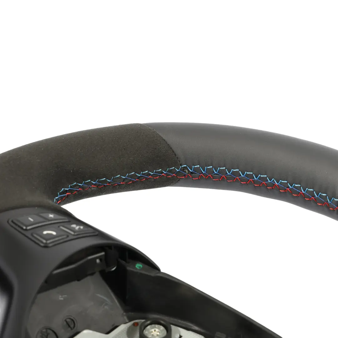 Volant avec NEUF Noir Cuir / Alcantara pour BMW E81 E82 E87 E88 E90 E91 E92 M Sport à propos du numéro de pièce 7839114 BMW E81 E82 E87 E88 E90 E91 E92 M Sport Volant avec NEUF Noir Cuir / Alcantara - SKU 7839114-9 - Numéro de pièce 7839114