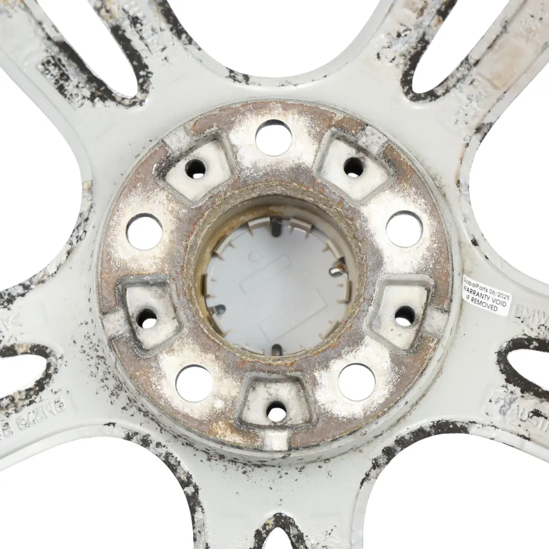 Cerchio in lega argento 18" 9J M Star Spoke 400 ET:42 per BMW F34 GT con numero di parte 7848388 BMW F34 GT Cerchio in lega argento 18" 9J M Star Spoke 400 ET:42 - SKU 7848388-1 - Numero di parte 7848388