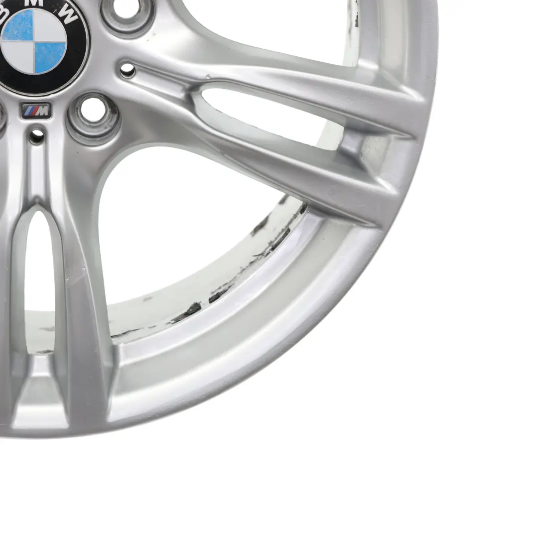 Cerchio in lega argento 18" 9J M Star Spoke 400 ET:42 per BMW F34 GT con numero di parte 7848388 BMW F34 GT Cerchio in lega argento 18" 9J M Star Spoke 400 ET:42 - SKU 7848388-1 - Numero di parte 7848388