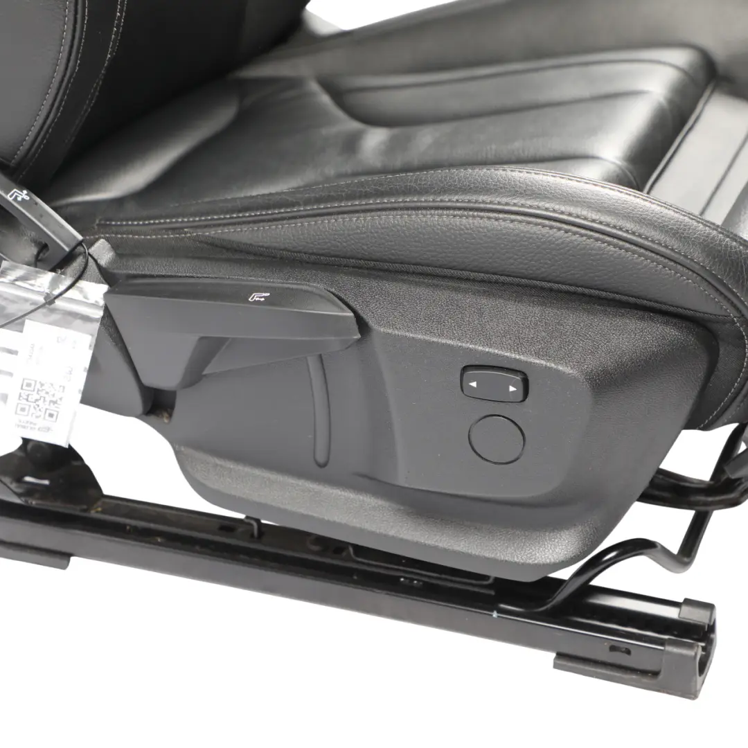 Asiento Delantero Derecho Calefaccionado Cuero Dakota Perforado Negro para BMW F40 con número de pieza 7942044 BMW F40 Asiento Delantero Derecho Calefaccionado Cuero Dakota Perforado Negro - SKU 7942044 - Número de pieza 7942044