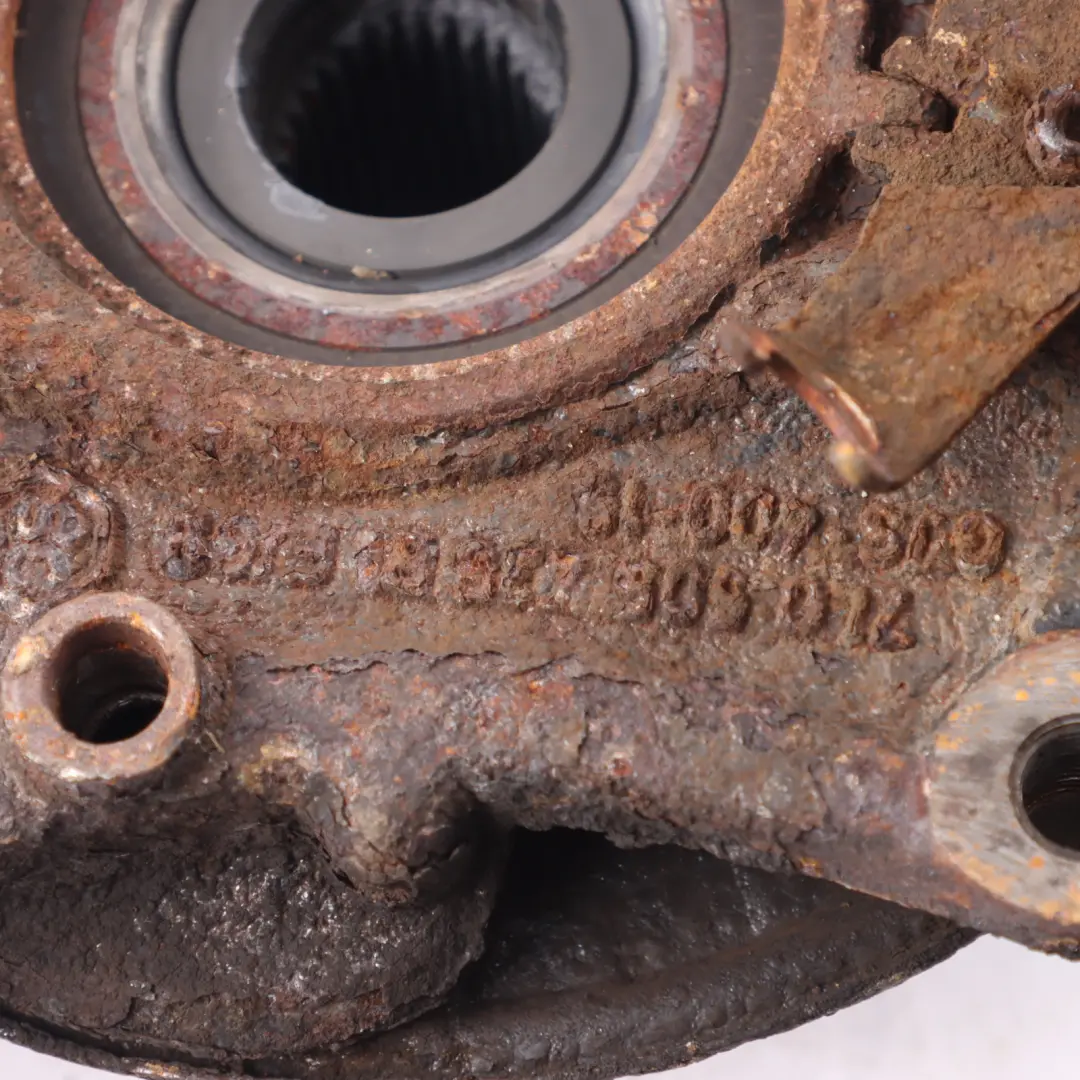 7L Zwrotnica Piasty Koła Lewy Tył Lewa do Volkswagen Touareg o numerze 7L0505435B Volkswagen Touareg 7L Zwrotnica Piasty Koła Lewy Tył Lewa - SKU 7L0505435B - Numer Części 7L0505435B