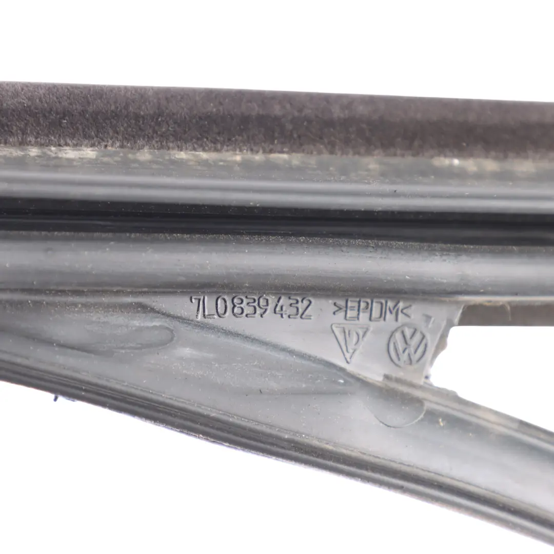 Volkswagen Touareg 7L Canal Guía Ventana Trasera Derecha - SKU 7L0839432C - Número de pieza 7L0839432C*7L0 839 432 C*7L0839432*7L0 839 432