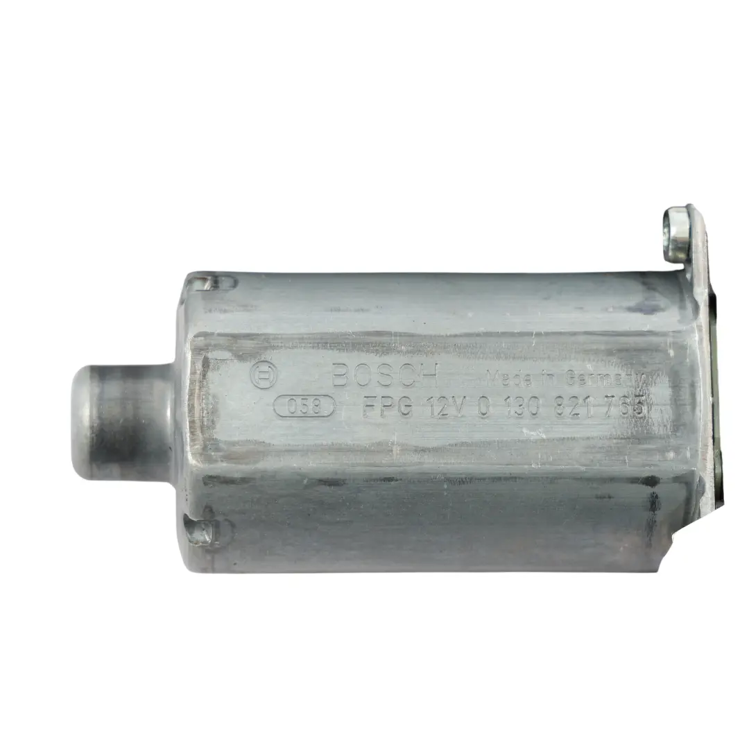 7L Silniczek Podnośnika Szyby Prawy Przód do Volkswagen Touareg o numerze 7L0959701K Volkswagen Touareg 7L Silniczek Podnośnika Szyby Prawy Przód - SKU 7L0959701K - Numer Części 7L0959701K