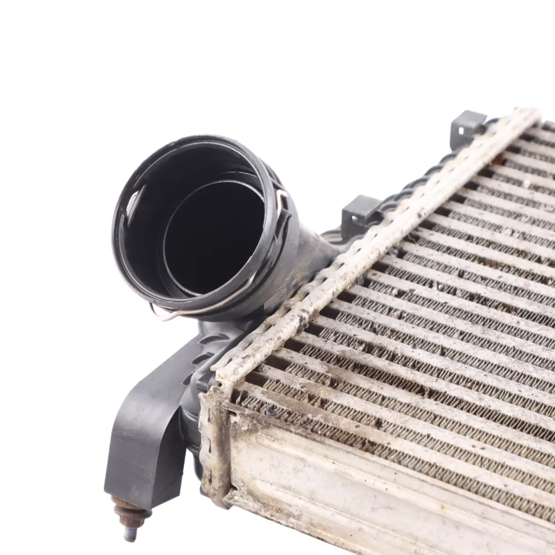 Ladeluftkühler Links 7L6145803C für VW Volkswagen Touareg 3.0 TDI mit Teilenummer 7L6145803H VW Volkswagen Touareg 3.0 TDI Ladeluftkühler Links 7L6145803C - SKU 7L6145803H - Teilenummer 7L6145803H