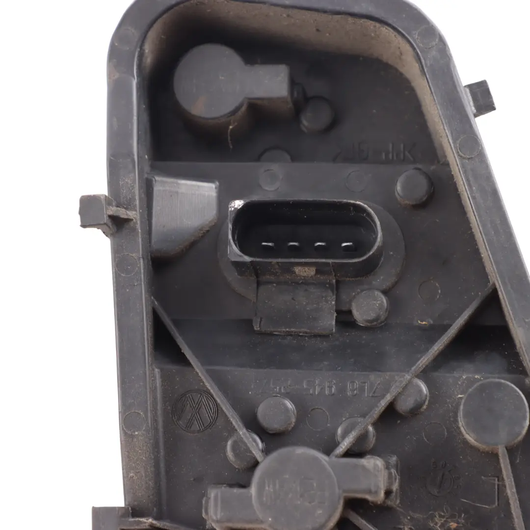 VW Volkswagen Touareg 7L Wkład Oprawka Lampy Tył Lewo - SKU 7L6945257 - Numer Części 7L6945257