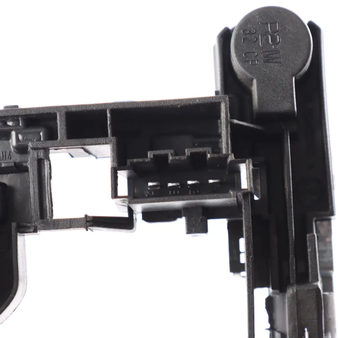 Volkswagen Touareg 7L Rear Inner Tail Light Bulb Socket Right O/S - SKU 7L6945260A - Part number 7L6945260A