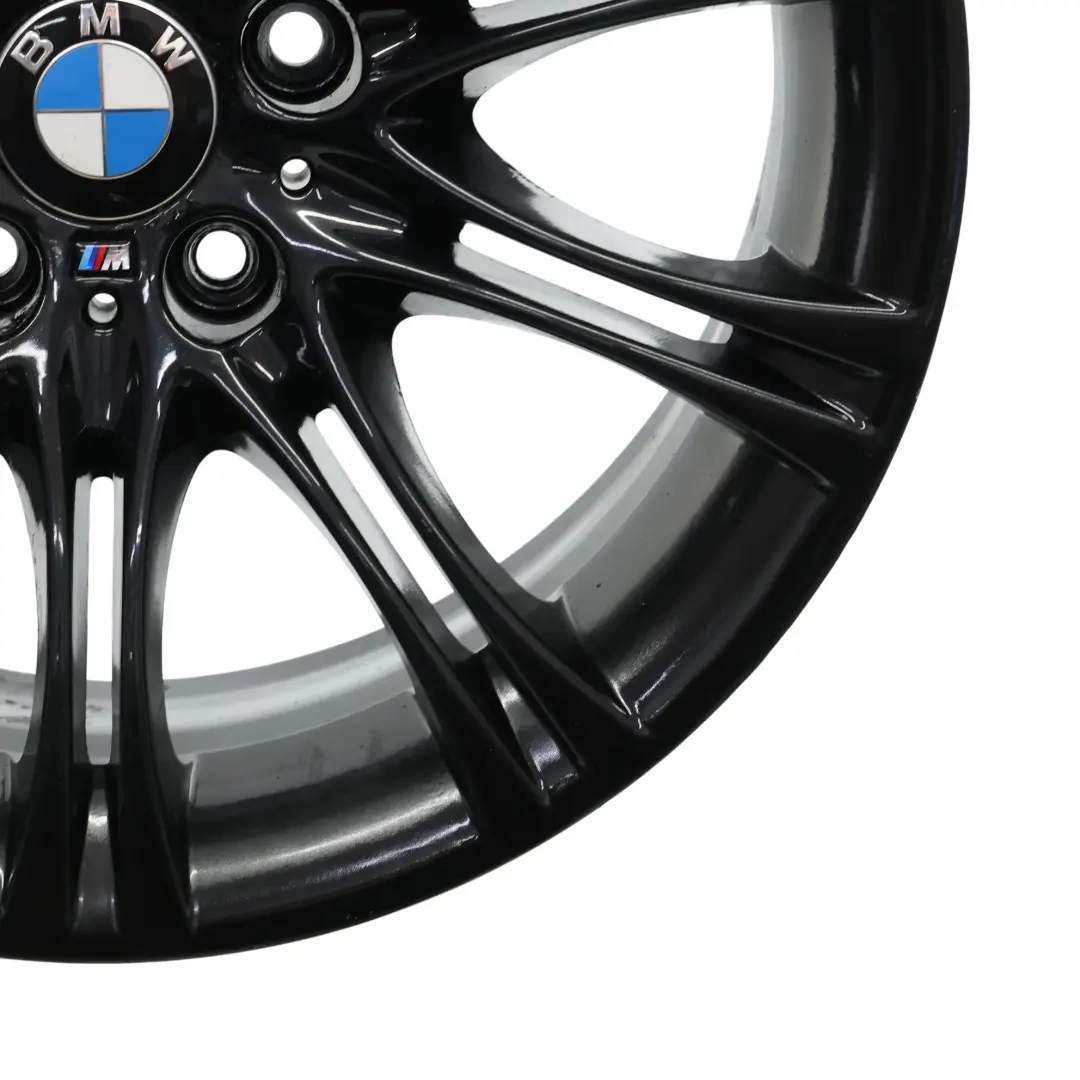 Schwarz Leicht Metall Felge 18" 8J ET:20 M Doppelspeiche 135 für BMW E60 E61 mit Teilenummer 8036947 BMW E60 E61 Schwarz Leicht Metall Felge 18" 8J ET:20 M Doppelspeiche 135 - SKU 8036947-12 - Teilenummer 8036947